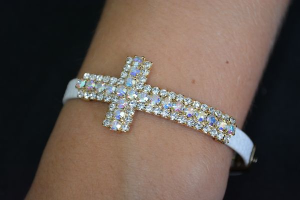 Pulseira cruz couro - P1329