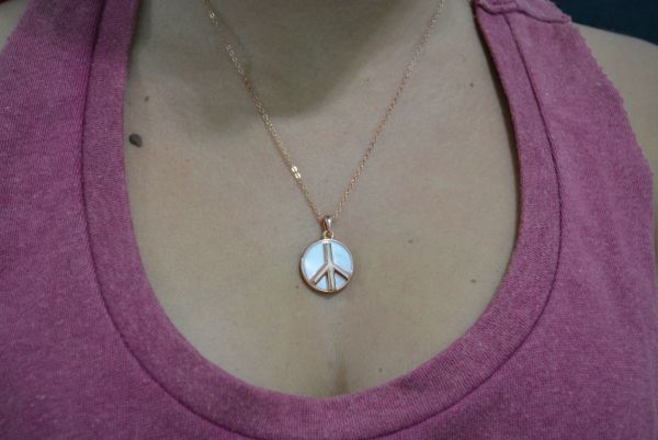 Colar Peace madre pérola rosé - C1206