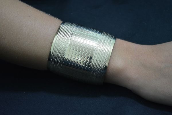 Bracelete desenhado - P1251