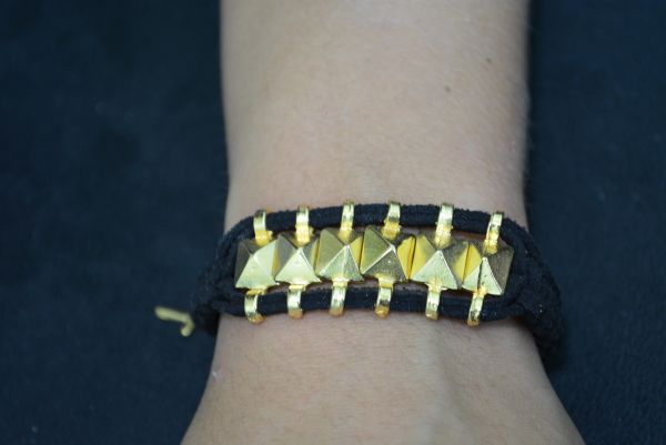 Pulseira macramê spikes - P1224