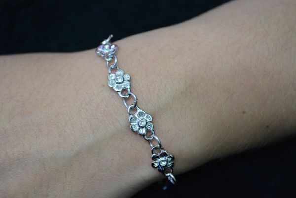 Pulseira 4 florzinhas - P1302