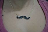 Colar Mustache strass - C1203