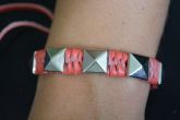 Pulseira couro com spikes - P1205