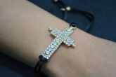 Pulseira simples cruz strass - P1335