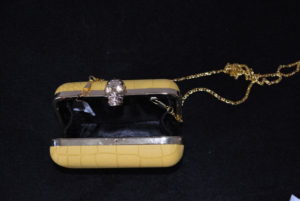 Clutch amarela - B1203