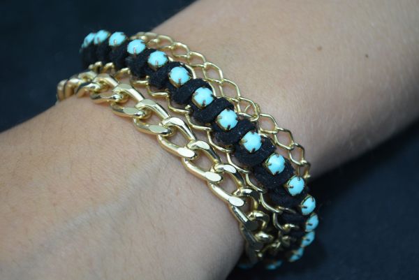 Pulseira correntes e strass - P1241