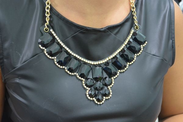 Maxi Colar preto com strass - MC1223