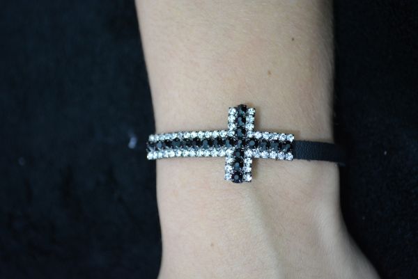 Pulseira cruz strass - P1351