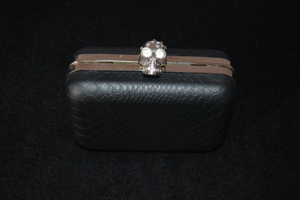 Clutch preta - B1202