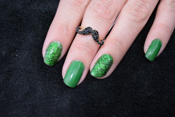 Anel falange mustache strass preto - AF1215