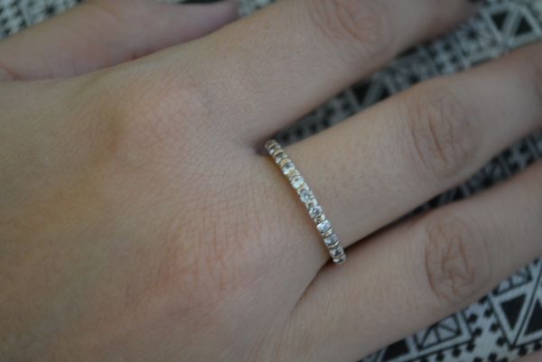 Aliança de prata com zirconias PNJ1322