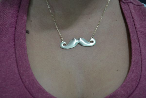 Colar Bigode dourado - C1211