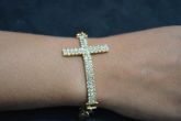 Pulseira cruz fina strass - P1316