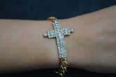 Pulseira cruz strass grossa - P1315