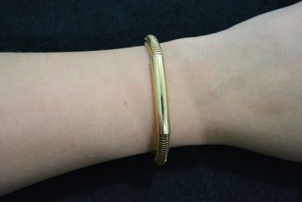 Pulseira dourada fecho imã - P1380